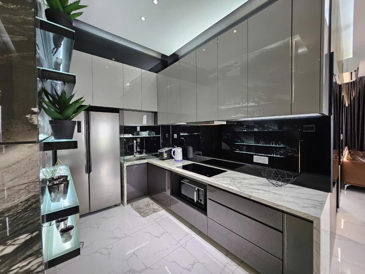 Lakeview 2, Thu Thiem - Rory's Apartment *